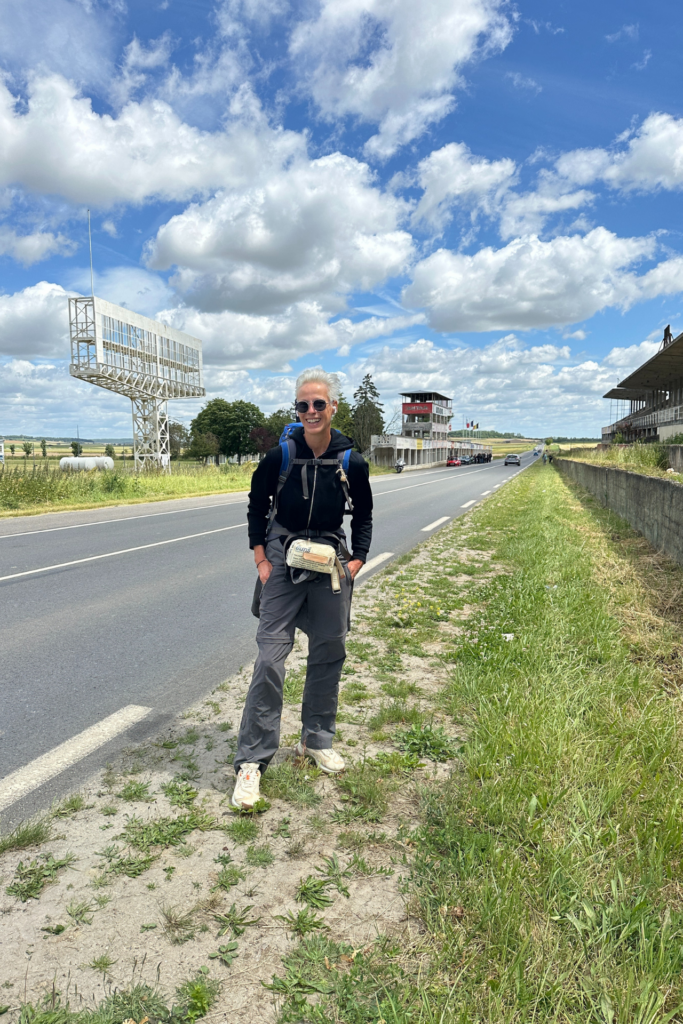 Martina geht zu Fuß nach Paris